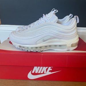 Women's NIKE Air Max 97 Size 5.5 New/Never worn with box